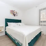 Ema Apartamento *