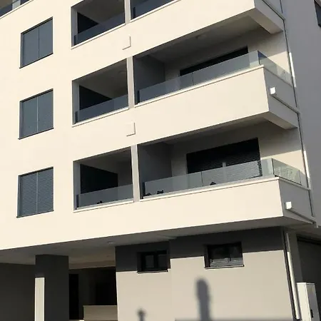 Apartment Ema