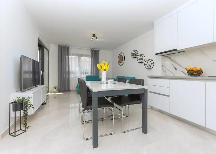 Ema Apartment Makarska